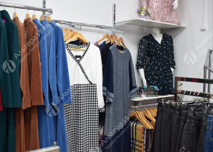 Магазин женской одежды по цене активов. Центр города Фото - 3