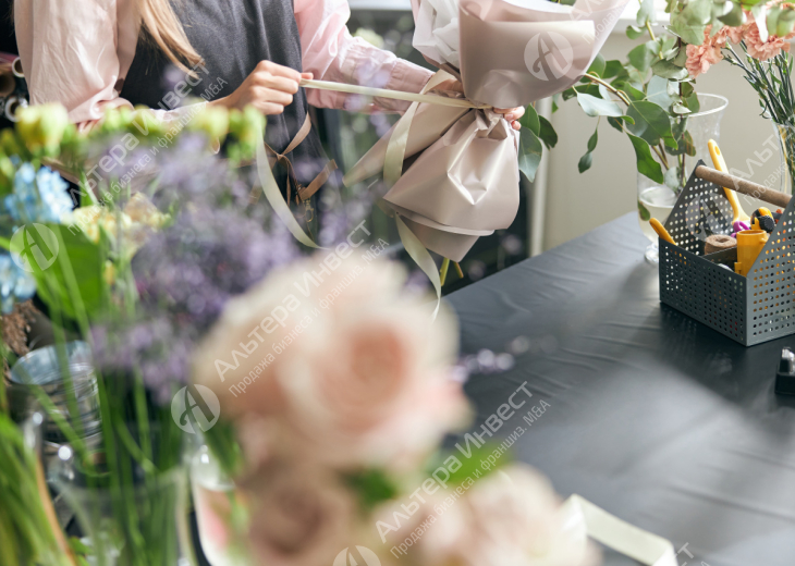 Красивый цветочный магазин в Мурино. 1 год работы Фото - 1