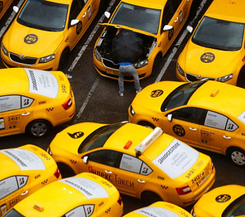 Таксопарк Яндекс такси автомобили 2018 года