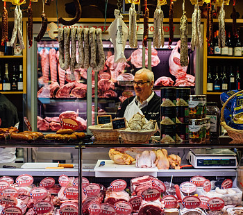 Магазин по продаже свежего мяса с выручкой более 1,5 млн.руб в месяц