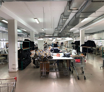 Швейная фабрика со слаженным коллективом и обеспеченным сбытом продукции