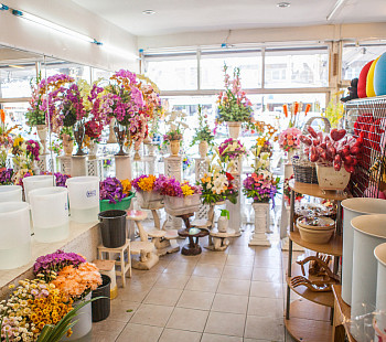 Цветочный магазин с товарным остатком на 200 000 рублей