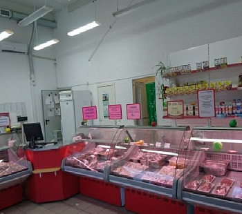 Мясной магазин с производством в крупном жилом массиве