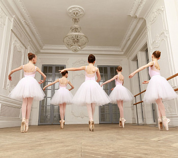 Известная международная  школа балета 