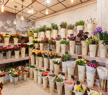 Магазин цветов со штатом флористов и большой базой клиентов, 3 года работы