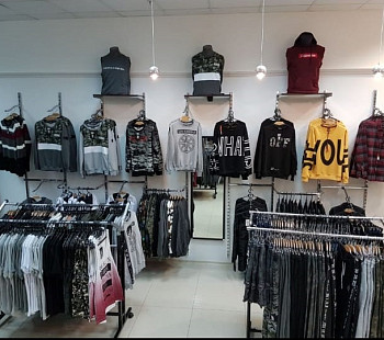 Магазин мужской одежды в торговом центре