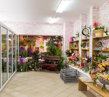 Цветочный магазин в ЦАО в 5 минутах  доступности от метро