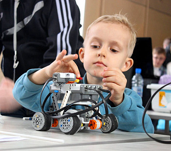Сеть из 5 детских школ робототехники с набранными группами
