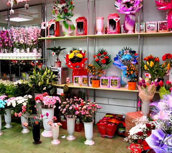 Цветочный павильон в центре города 7 лет на рынке!