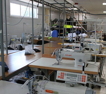 Действующее швейное производство, полностью укомплектовано.