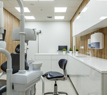 Крупная стоматология в центре города 800 кв.м