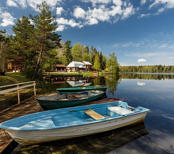 Турбаза на живописном озере в Калужской области. 
