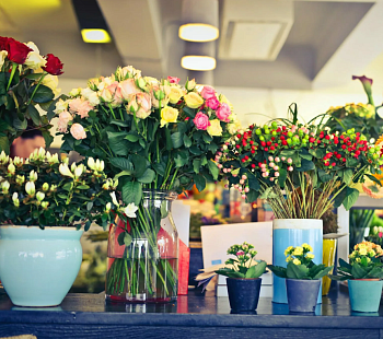 Магазин цветов в проходимом месте