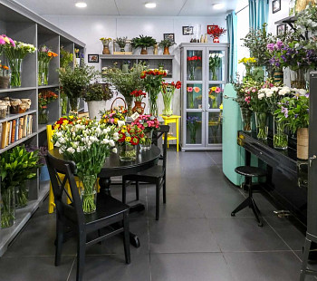 Магазин цветов на первой линии