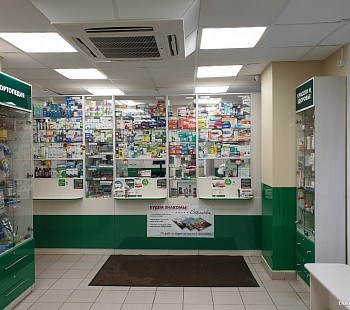 Аптека в густонаселенном районе. 