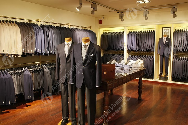 Фирменный магазин мужской одежды в крупном ТЦ Фото - 1
