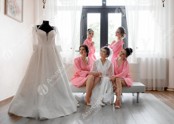 Свадебный салон, салон вечерних платьев в БЦ Фото - 1
