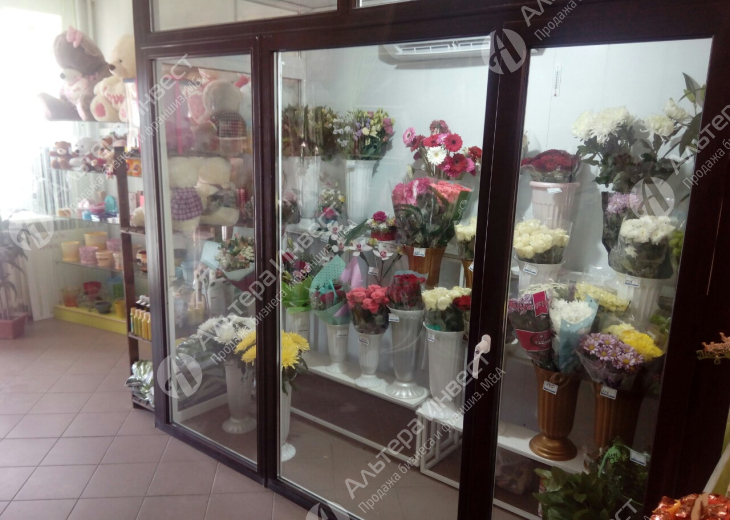 Круглосуточный цветочный магазин на первой линии Фото - 1