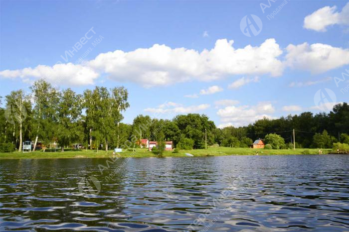 Туристическая база отдыха на берегу озера. Фото - 1