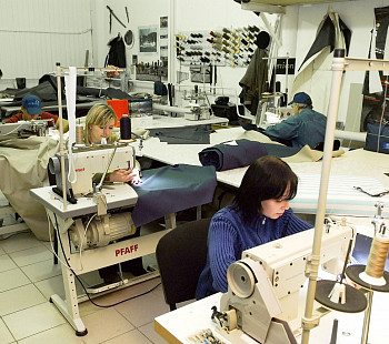 Производство женской одежды с опытными специалистами в штате 