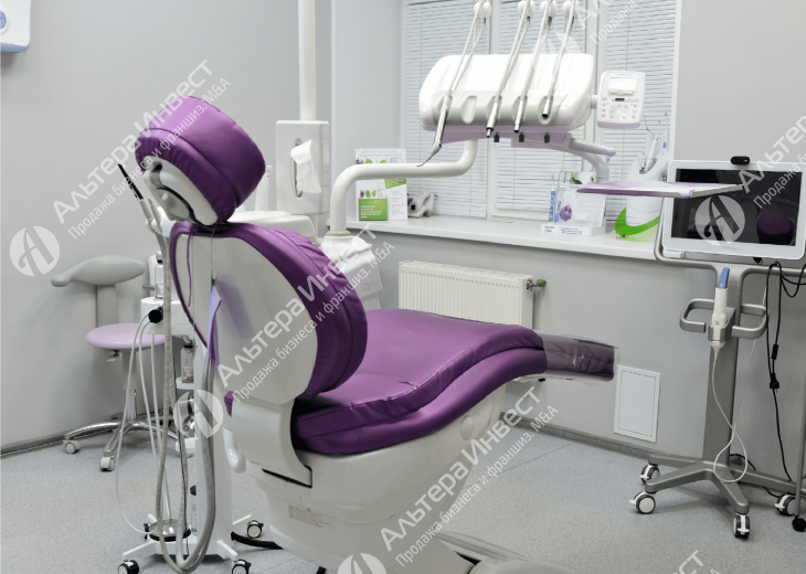 Действующая стоматология на 3 кабинета на Петроградке Фото - 2