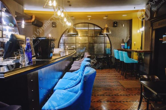 Винный бар на Петроградском острове с уникальным дизайном Фото - 1