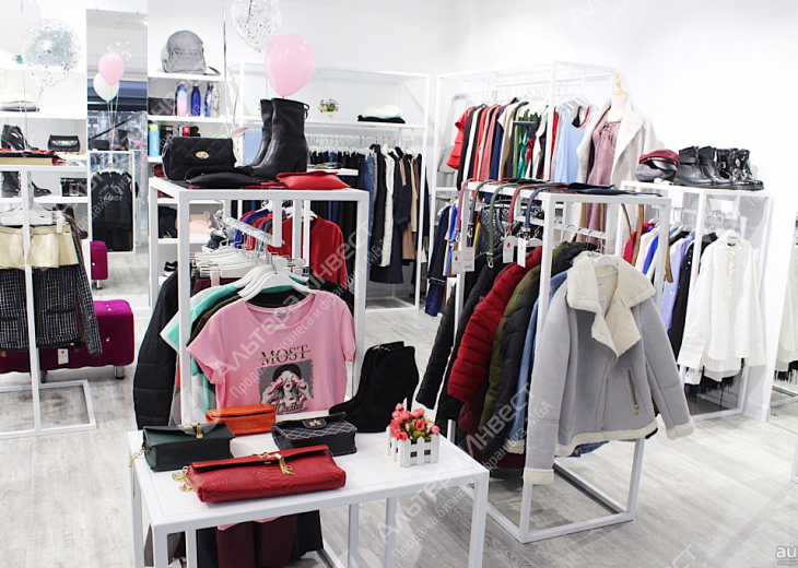 Магазин женской одежды с товарным остатком на 300 000 рублей в торговом центре рядом с метро Лиговский проспект Фото - 1