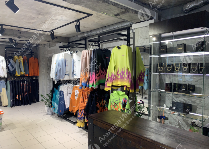 Магазин молодежной одежды в центре Москвы Фото - 3