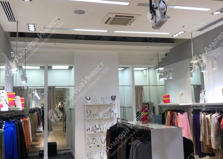 Магазин монобрендовой итальянской одежды в крупнейшем торговом центре  Фото - 12