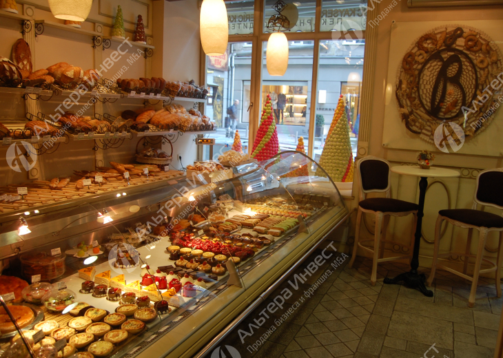 Красивая кафе - пекарня в проходном месте Фото - 1
