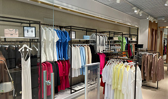 Магазин женской одежды в крупном ТЦ Самары