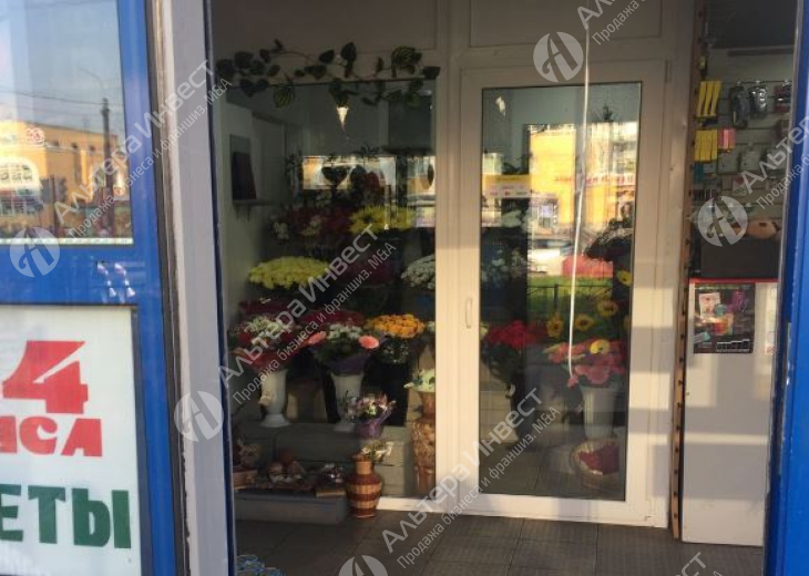 Цветочный магазин с высокой проходимостью в Приморском районе Фото - 1
