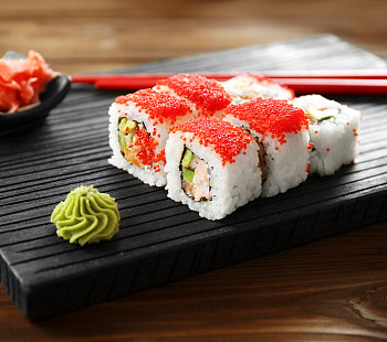 Блюда японской кухни, суши и роллы ЮЗАО