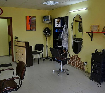 Салон красоты-парикмахерская с красивым дизайном