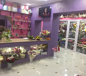 Цветочный магазин в центре города на первой линии 