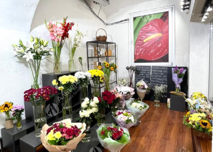 Цветочный магазин с точкой кофе с собой | Бизнес по цене активов Фото - 2