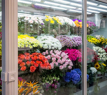 Цветочный магазин в шаговой доступности площади Трёх Вокзалов