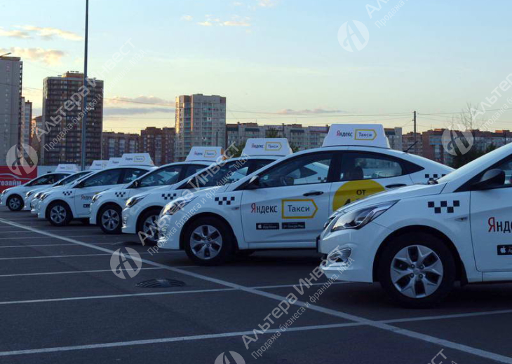 Таксопарк с автомобилями в собственности Фото - 1