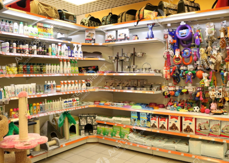 Магазин товаров для животных в густо населенном районе Фото - 1