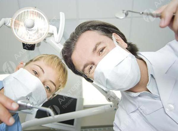 Успешная стоматология с лицензией Фото - 1