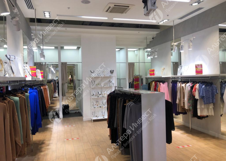 Магазин монобрендовой итальянской одежды в крупнейшем торговом центре  Фото - 13