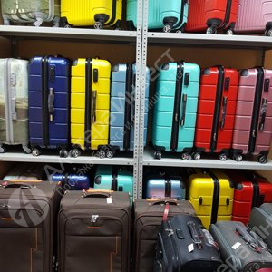 Магазин чемоданов и сумок / Доход 100000  Фото - 2