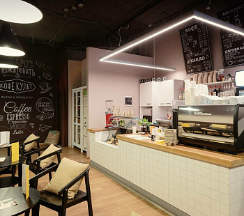 Современная кофейня: располагается в Бизнес-Центре класса А, в менее 5-ти минут пешком от метро.
