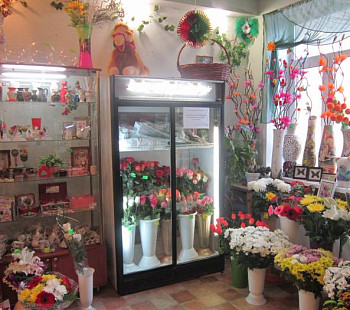 Магазин цветов в собственности на красной линии