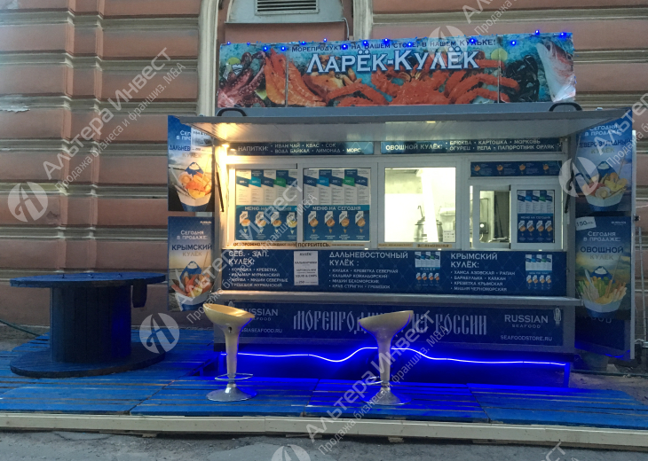 Ларёк фастфуда морепродуктов в центре города Фото - 3