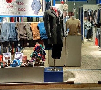Магазин мужской одежды в крупном ТЦ