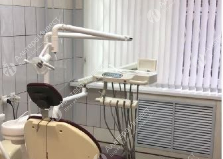 Клиника с 3 стоматологическими кабинетами и косметологией Фото - 1