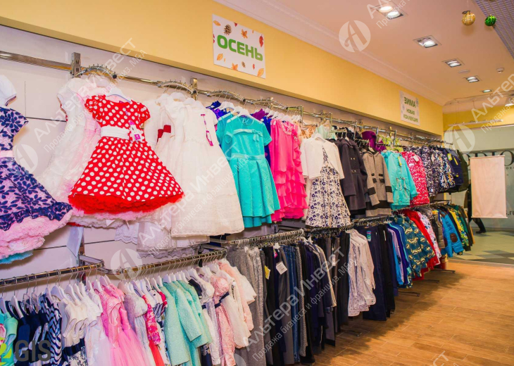 Магазин детской одежды в оживлённой локации Фото - 1