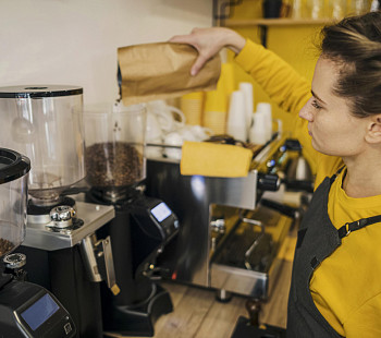 Кафе самообслуживания в крупном ТЦ с оборотом 1,7 млн руб в месяц