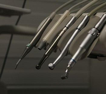 Комплексное оснащение стоматологических клиник оборудованием и материалами. ТОВАРНЫЙ ОСТАТОК 13 млн. руб. (Входит в стоимость)